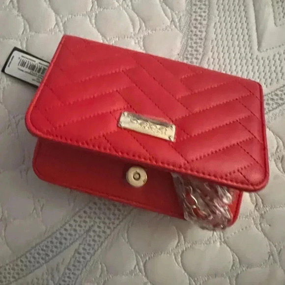 Bebe NWT Red Cross body - Picture 4 of 9